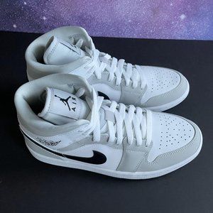 Size 8.5W - Air Jordan 1 Mid Light Smoke Grey MPN BQ6472-015 (Size 7M)